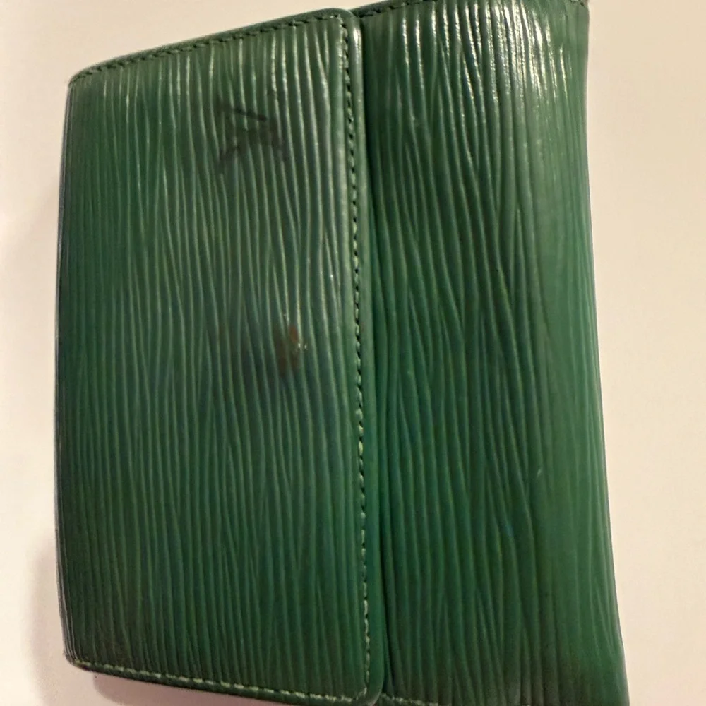Louis Vuitton Bamboo Green Epi Leather Porte Billes Compact Wallet